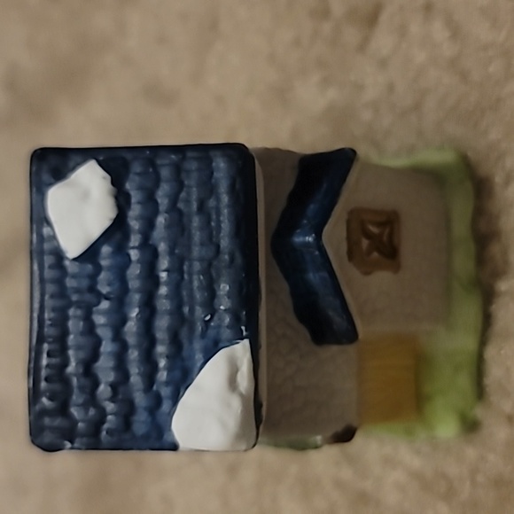 Vintage Porcelain Trinket Box House - Picture 4 of 7